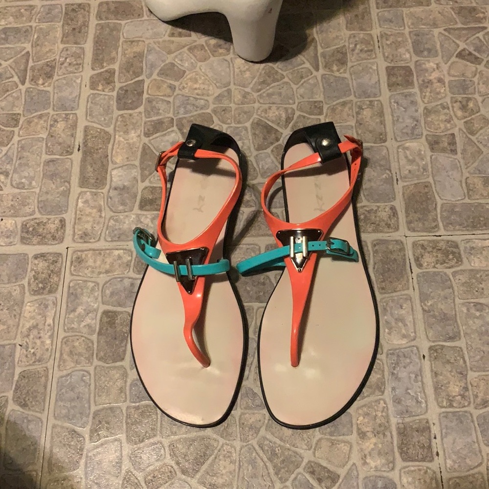 Women’s sandals